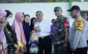 Stabilkan Harga Pasar, Pemkab Ogan Ilir Bagikan Ribua Paket Sembako Murah