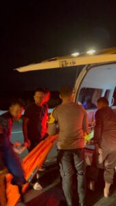 Aksi Heroik Kapolres Musi Rawas Tolong Korban Lakalantas di Tol Palembang Prabumulih