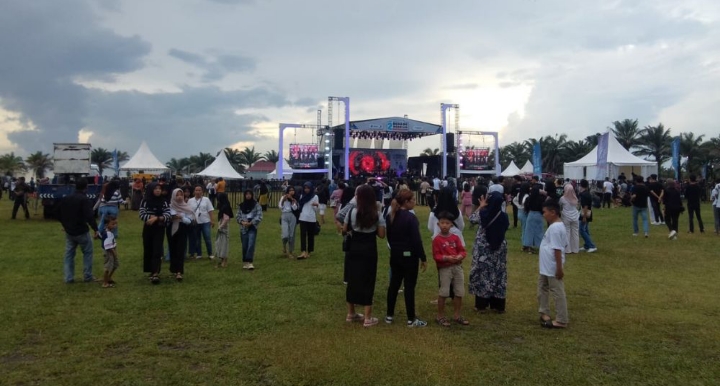 4 Pawang Hujan Mulai Kendalikan Cuaca Diogan Ilir Guna Persiapan Konser Dewa 19