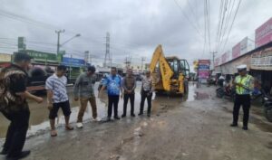 Banjir Tenggelamkan Jalan Nusantara, Dinas PU PR Janji Segera Carikan Solusi