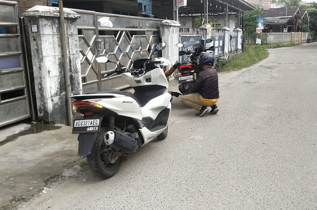 Pengguna Lampu Hazard Mesti Bijak, Begini Tips Cara Pakainya