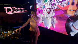 DJ Tiara Queen Dapat Suprise Kue Ultah saat Tampil Di Kenzo Live Rajawali Palembang