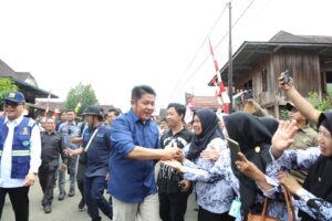 Herman Deru Tepati Janji, Warga 7 Kecamatan di Muba Kini Bisa Nikmati Listrik PLN