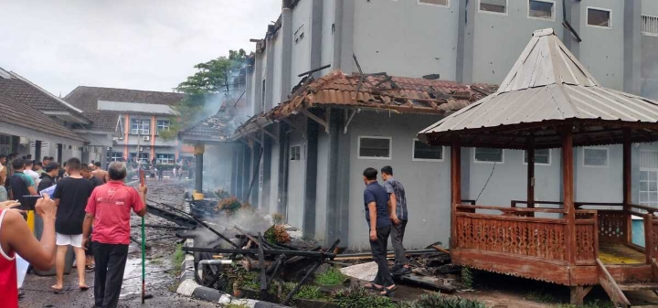 Imbas Kebakaran SMA N 3 Kayuagung, Siswa Terpaksa Belajar Daring