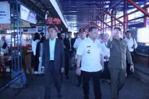 Terima Masukan Saat Paripurna Pertama, Pj Walikota Ucok Langsung Tinjau Pasar 16 Ilir