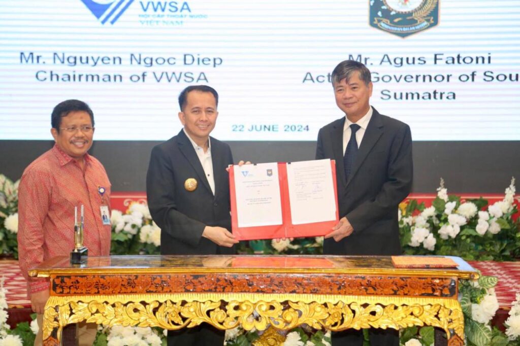 Pj Gubernur Agus Fatoni bersama Delegasi Perusahaan Air Minum asal Vietnam Teken MoU