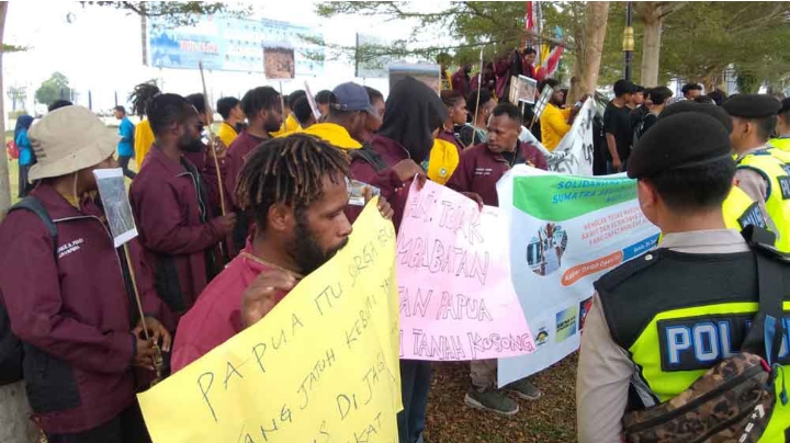 Hutan Adat Dibabat Habis, Puluhan Mahasiswa Unsri Asal Papua Minta Pemerintah Cabut Izin PT IAL