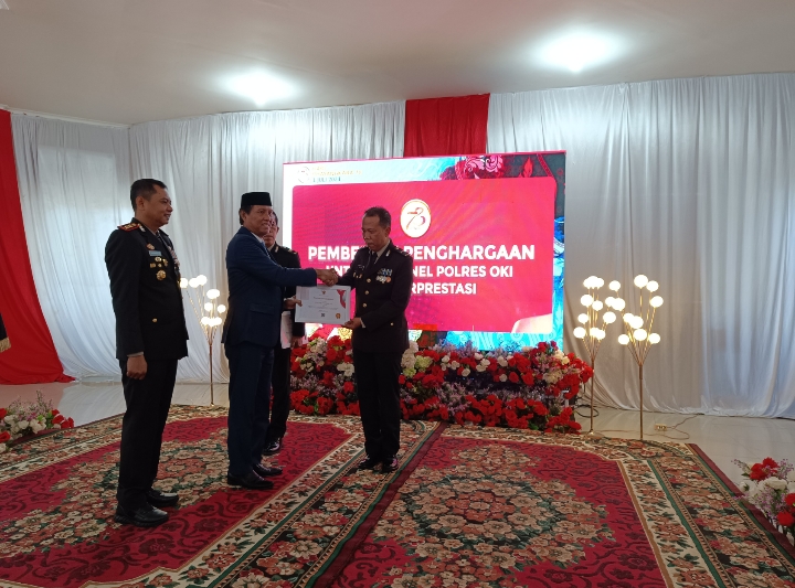 Sukses Perangi Narkoba, Anggota Polres OKI Terima Penghargaan