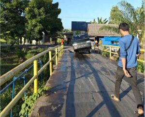 Sering Bikin Kendaraan Terperosok, Jembatan Di Ketapang Belum Diperbaiki Pemerintah