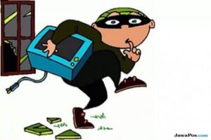 Dua Pria Kepergok Polisi Tengah Curi Aki Cadangan Traffic Light Simpang Patal