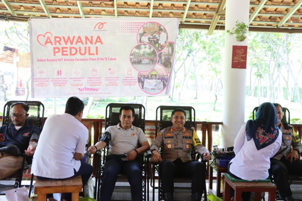 Kapolres OI dan Jajaran Donor Darah Di HUT PT Arwana