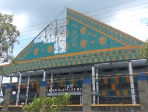 Tanjak Raksasa Di Lubuklinggau Roboh Akibat Angin Kencang