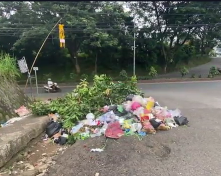 Tumpukan Sampah Di kota Lubuklinggau