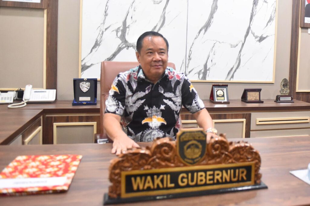 Cik Ujang Merasa Terharu Bisa Menempati Ruang Kerja Wakil Gubernur Sumsel 