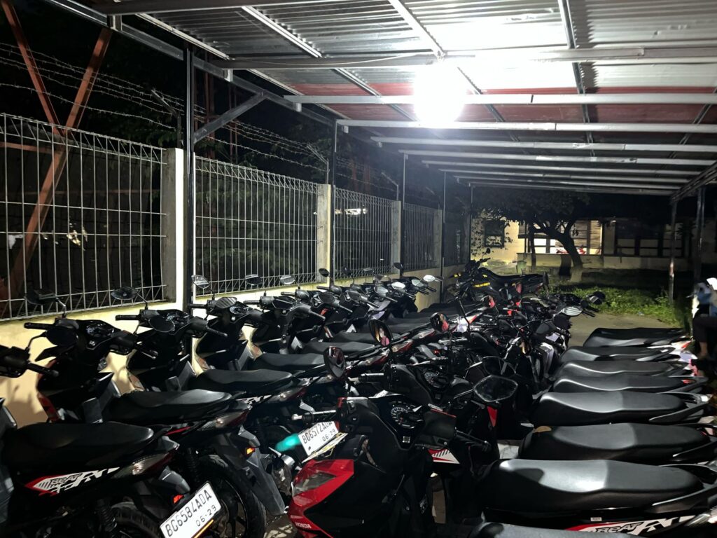 Polres Ogan Ilir Layani Penitipan Kendaraan Bagi Warga Yang Mudik