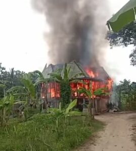 Rumah Panggung Di Ogan Ilir Ludes Terbakar