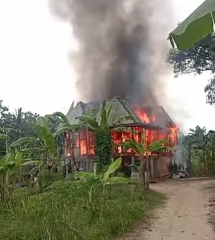 Rumah Panggung Di Ogan Ilir Ludes Terbakar