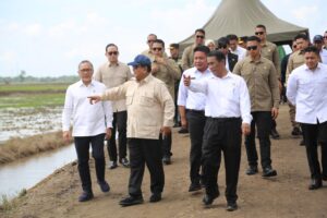 Prabowo Tanam Padi Gunakan Drone Di Ogan Ilir