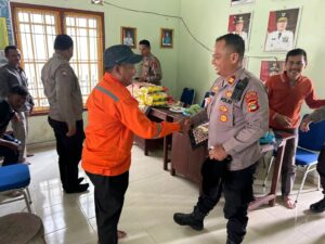 Polisi Dan Warga Pulau Negara Kompak Hadapi Musim Kemarau Cegah Karhutlah