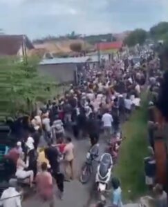 Warga Serbu Rumah Pelaku Pembunuhan Siswi SD