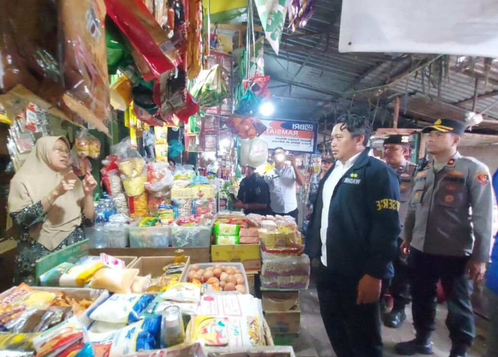 Polda Sumsel Sidak Pasar Lemabang, Pastikan Tidak Ada Beras Oplosan