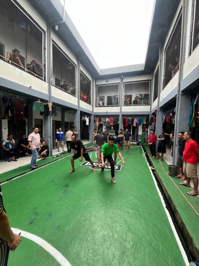 Petugas Sipir Dan Napi Kompak Ikuti Lomba Hari Kemerdekaan RI Ke-80