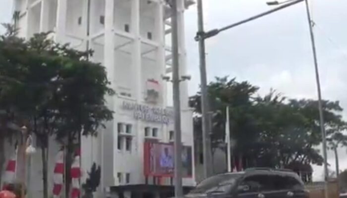 Marak Kendaraan Bertonase Besar di Jalan Protokol, Pemkot Palembang Siap Tindak Tegas