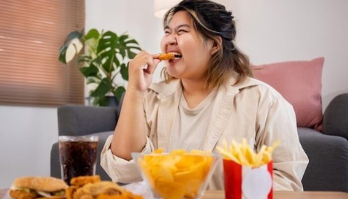 “Awalnya Cuma Lemas, Ternyata Kolesterol Tinggi! Kenali 7 Tanda Bahayanya di Usia Muda”