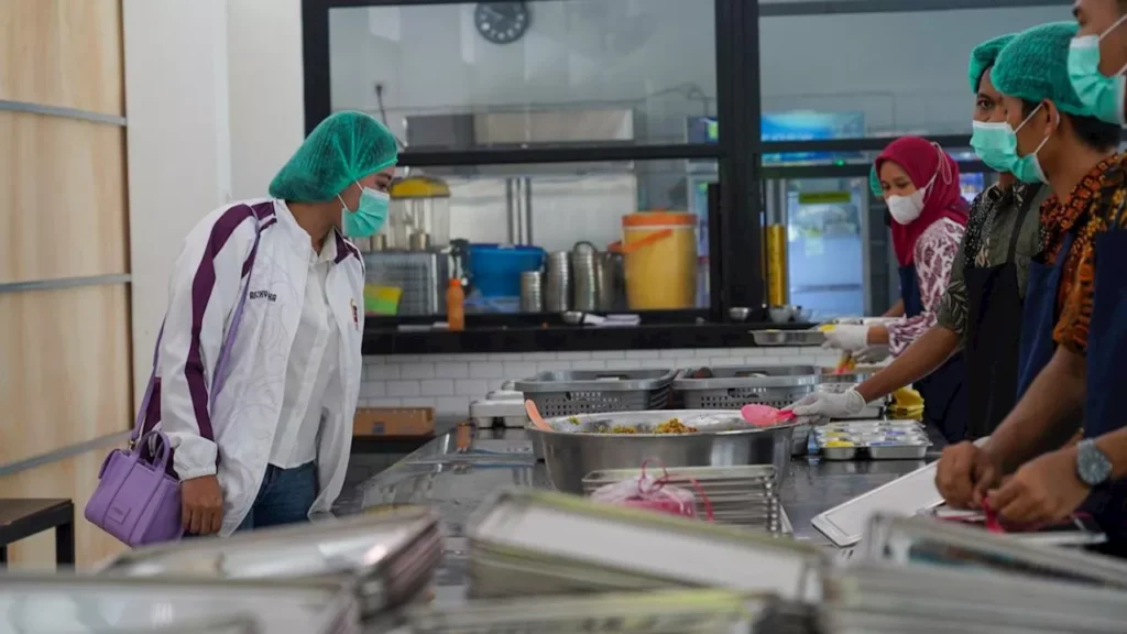 Puluhan Pelajar di Pedamaran OKI Diduga Keracunan Makanan Bergizi Gratis (MBG)