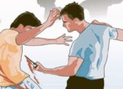 Senyum Dingin Dodi Saat Digelandang Polisi Usai Tikam Pemuda di Lahat