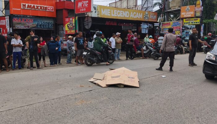 Kecelakaan Maut, Pemotor Perempuan Tewas Di Lindas Bus