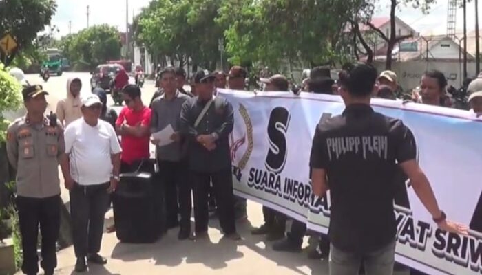 Aktifitas Kapal Pengangkut Batubara Resahkan Warga Palembang