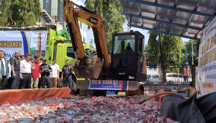 Bea Cukai Sumbagtim Musnahkan 29,8 Juta Batang Rokok Ilegal Senilai Rp19,3 Miliar