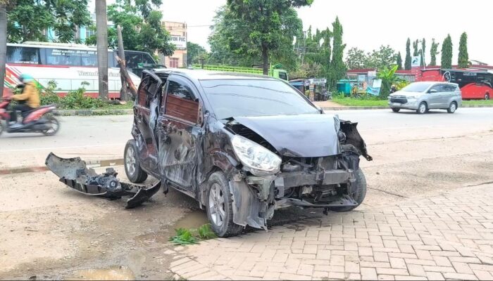 Kecelakaan Di Soekarno-Hatta Palembang, Sirion Terpental ke Trotoar