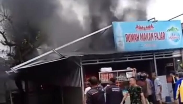 Rumah Makan di Kayuagung Hangus Terbakar, Dugaan Kebocoran Gas Jadi Pemicu