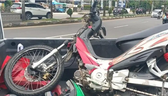 Satu Keluarga Kecelakaan di Fly Over Angkatan 66 Palembang