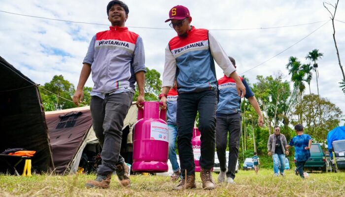 Kunjungan Menteri ESDM dan Dirut Pertamina Tinjau Ketersediaan Energi dan Bantuan Kemanusiaan di Aceh, Sumut, dan Sumbar