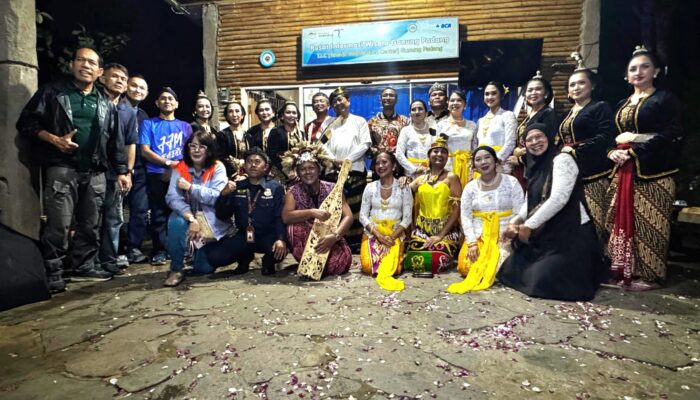 Pentas Budaya PWI Jakarta Tetap Meriah di Gunung Padang Meski Diguyur Hujan