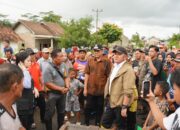 Herman Deru Tinjau Banjir di Belitang II, Utamakan Keselamatan Warga dan Salurkan Bantuan