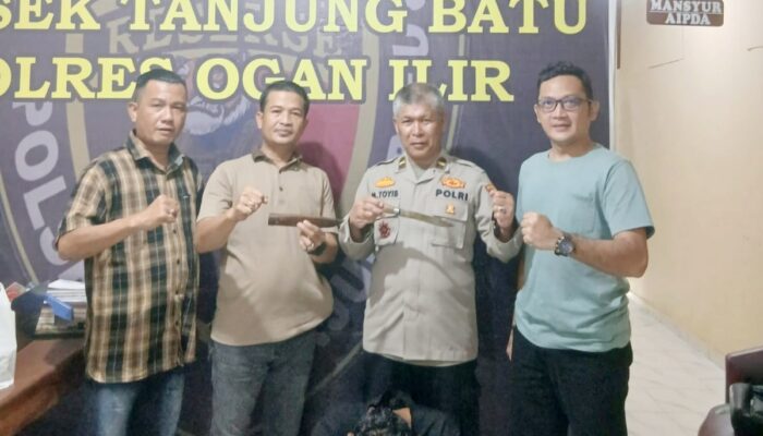 Selipkan Pisau di Pinggang, AR Diciduk Team Rimau Batu