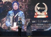 Pemred Sudut Pandang Umi Sjarifah Raih Anugerah INDOPOSCO 2026