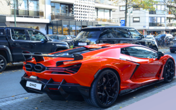 Monster Hybrid di Jalanan Dubai: Lamborghini Revuelto Garapan Mansory Resmi Jadi Armada Patroli Terbuas