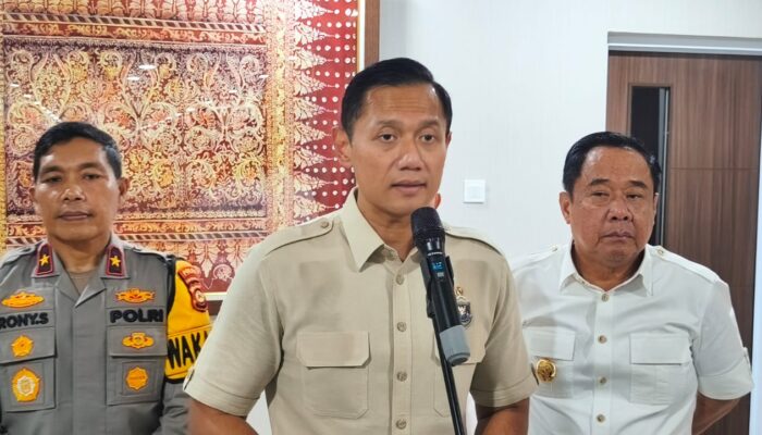 AHY: Ambruknya Jembatan di Lahat Jadi Bukti Fatal Kendaraan ODOL