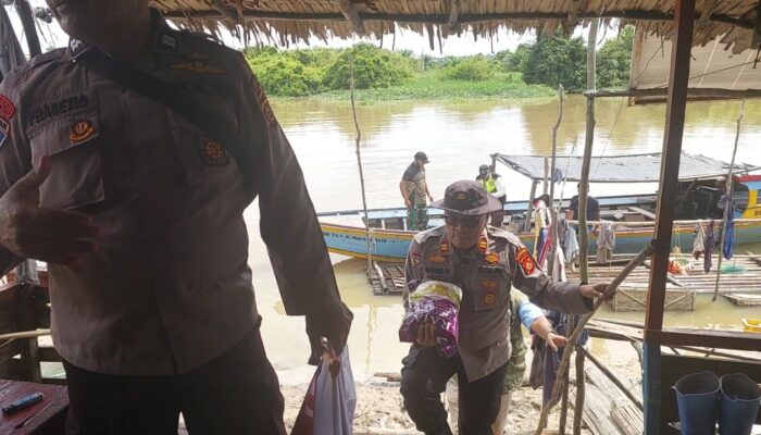 Cegah Karhutla, Polisi dan TNI Susuri Sungai Lempuing