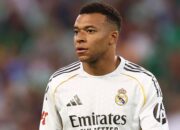 Mbappe Disoraki Fans Bernabeu Saat Real Madrid Kalahkan Oviedo