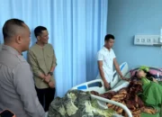 Wakapolres Musi Rawas Jenguk Korban Kecelakaan Mobil Patwal