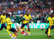 Stadion Bergemuruh! Meksiko Bungkam Ekuador 2-0, Akhiri Kutukan 40 Tahun di Piala Dunia