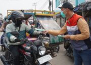 Respons Cepat Dampak Karhutla, PHE Jambi Merang Bagikan Masker ke Warga Sekitar