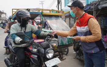 Respons Cepat Dampak Karhutla, PHE Jambi Merang Bagikan Masker ke Warga Sekitar