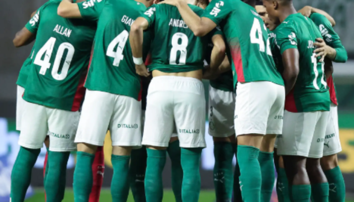 Palmeiras: Mauricio dan Vitor Roque Gagal Manfaatkan Peluang, Arthur Tampil Gemilang